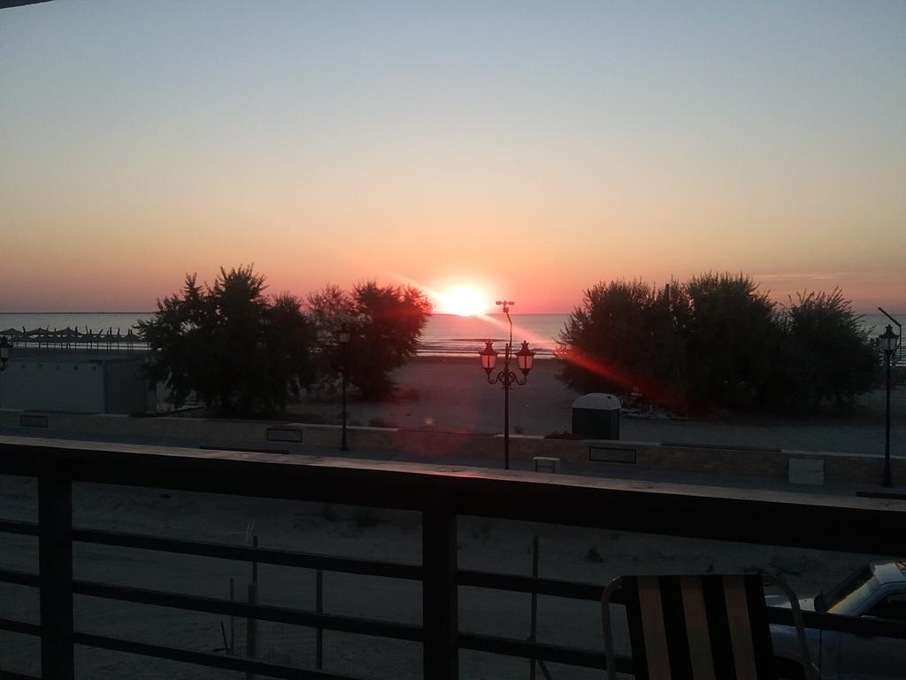 California Dreaming Hotel Navodari Bagian luar foto